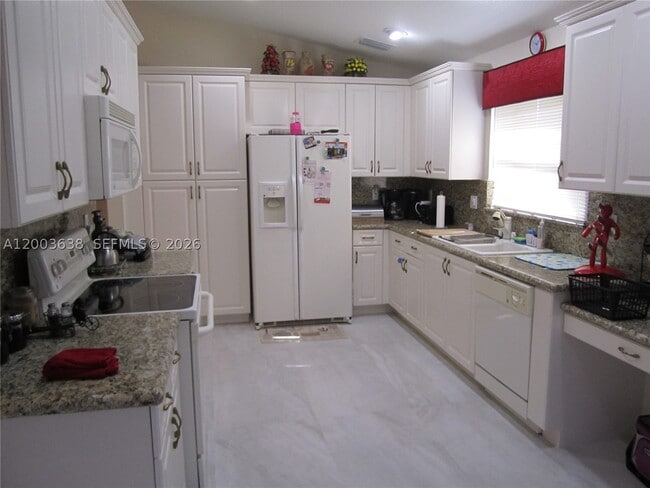Building Photo - 9798 Casa Mar Dr