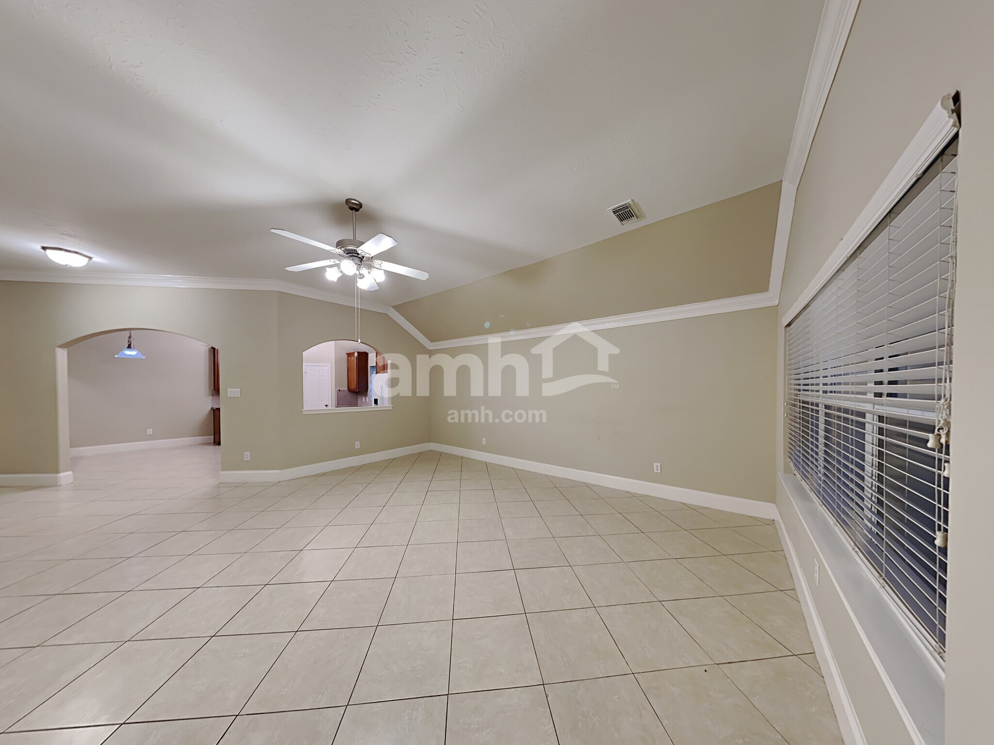 Building Photo - 15831 Collinsville Dr