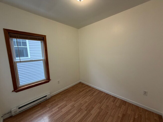 Building Photo - 26 Abbott St