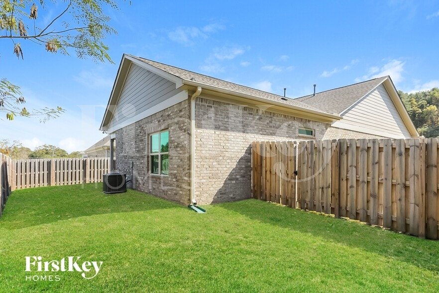 Building Photo - 1397 Woodridge Pl