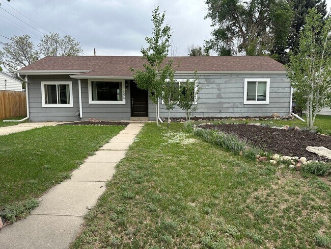 Building Photo - Great Location! Charming Ranch in University Hills- Large Lot!