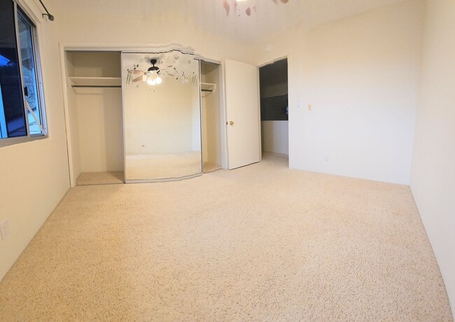 Building Photo - Niu Valley 4 Bedroom 3 Bathroom 2 Parking Home