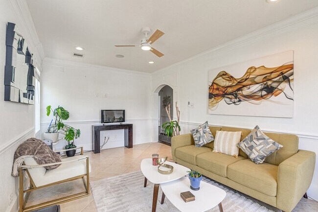 Building Photo - 1115 Avenue M