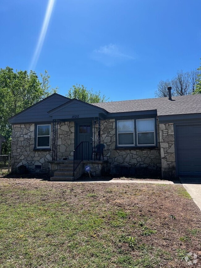 Building Photo - Remodeled 3 Bed 2 bath