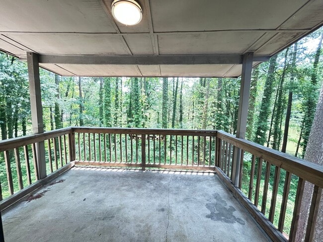 Building Photo - Water view Top Floor 3 bedroom condo in No...