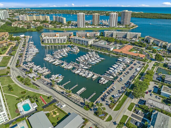 Building Photo - 148 Yacht Club Dr