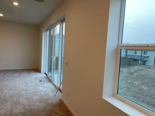Building Photo - 8277 Country Mile Ln