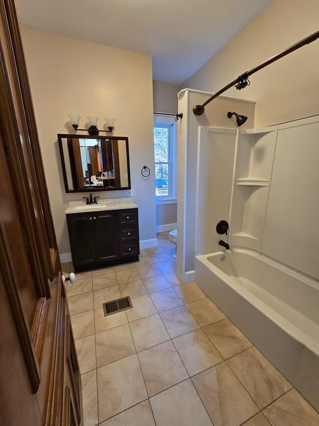 Building Photo - 281 Pembroke St