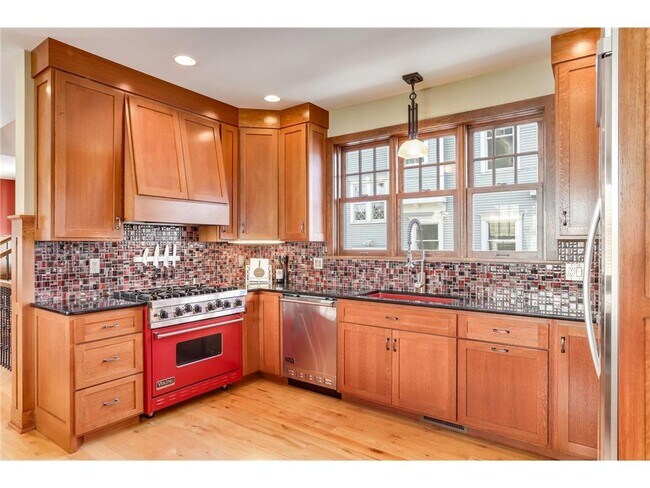 Building Photo - 2012 W Laurel Ave