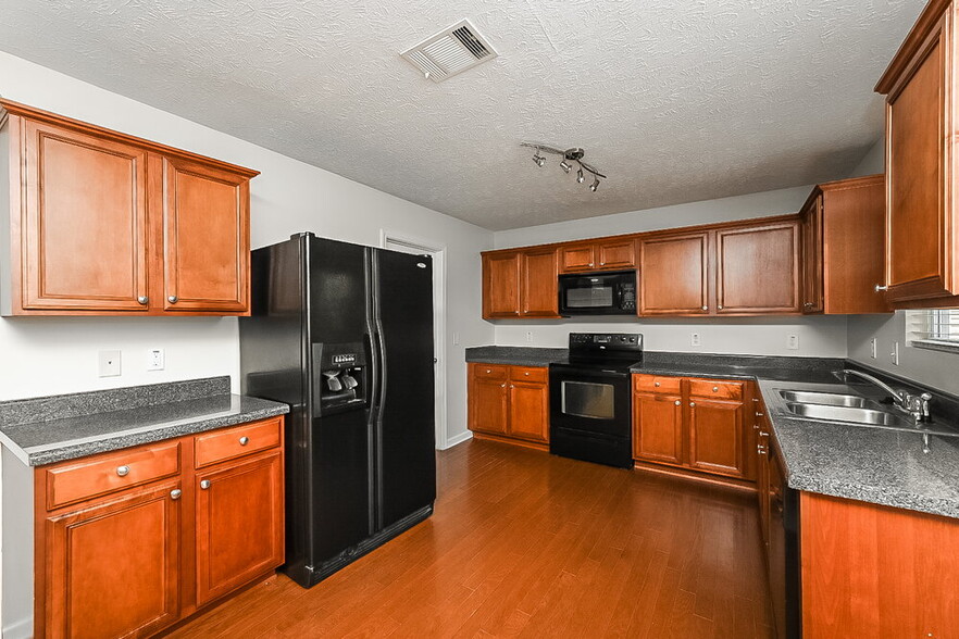 Building Photo - 3411 Almar Knot Dr