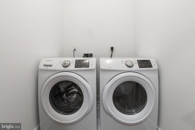 Building Photo - 1604 N 6th St