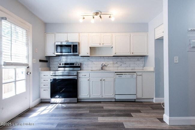 Building Photo - 2159 Bonnycastle Ave