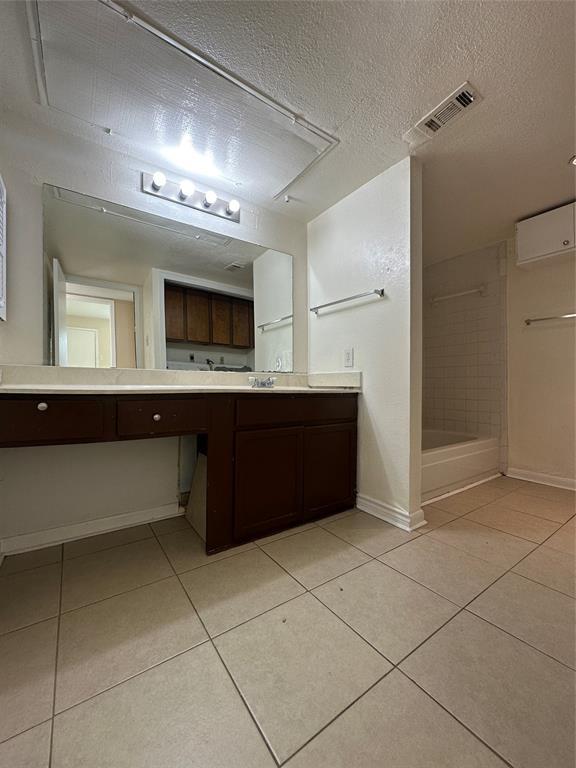Building Photo - 206 Plaza Verde Dr