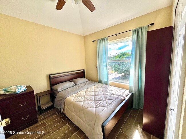 Building Photo - 799 Shell St