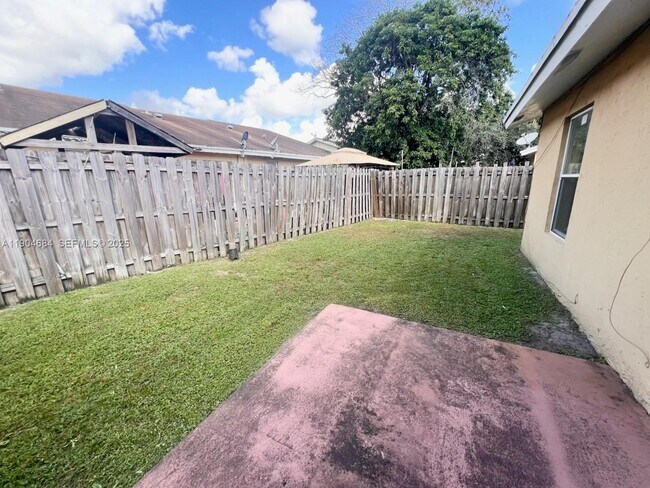 Building Photo - 3737 Mil-Lake Cir