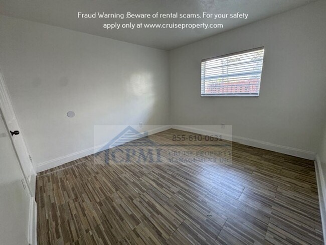 Building Photo - 3720 SW 59th Ave