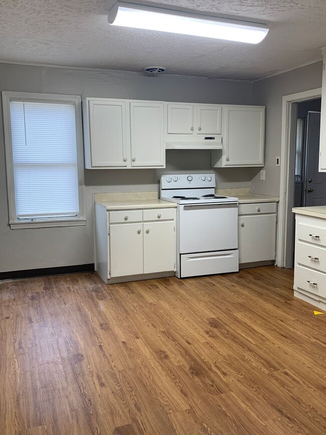 Building Photo - 621 N K St