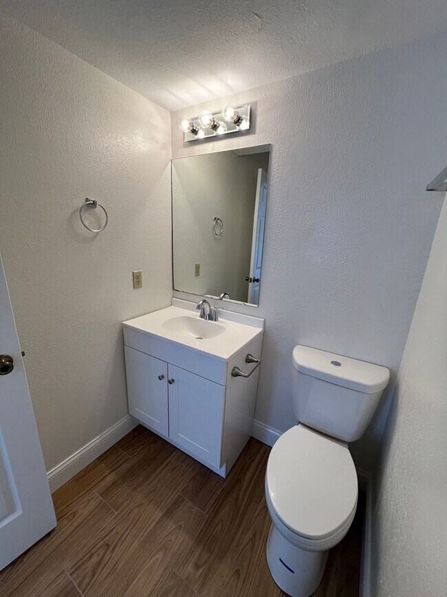 Building Photo - 428 Kays Ln