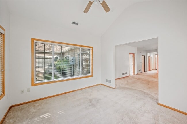 Building Photo - Village Run Avenue