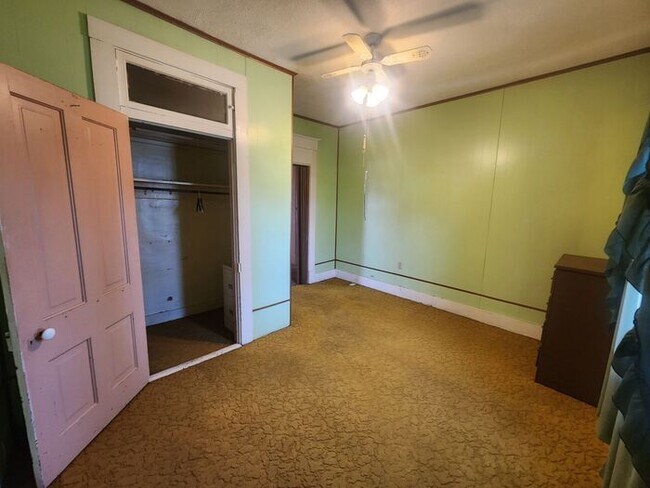 Building Photo - 2-3 Bedroom Home w/Large Kitchen - Section 8 Welcome & Pets Negotiable!