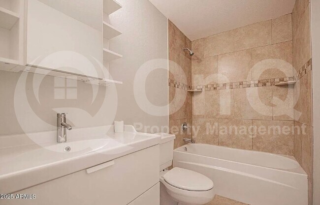Building Photo - 1646 E Hermosa Dr