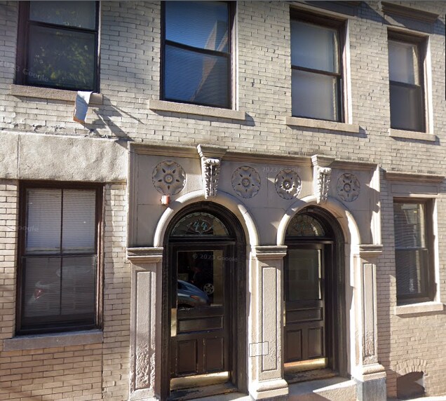 Building Photo - 39 Joy St