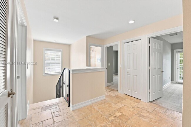 Building Photo - 1419 SW 21st Ct