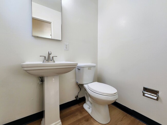 Building Photo - 3 Bedroom Rincon Valley Duplex