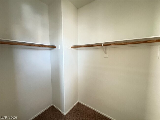 Building Photo - 6208 Yankee Spring St