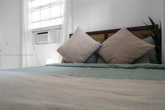 Building Photo - 2972 NW 15th St