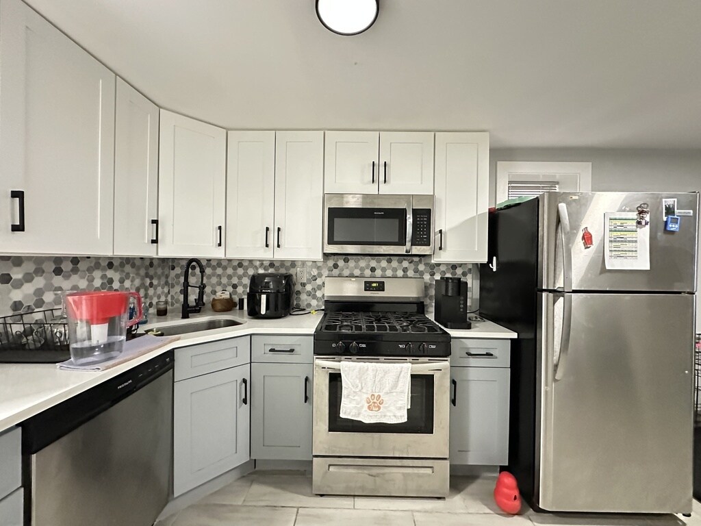 Building Photo - 1731 N Mozart St