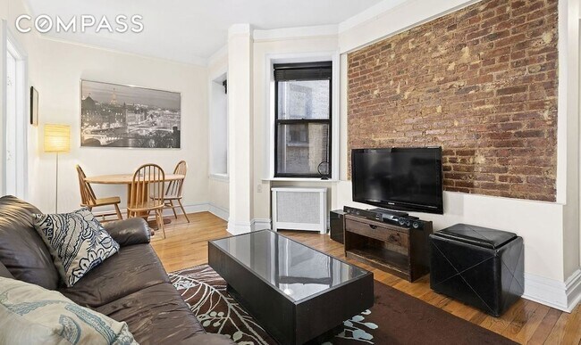 Primary Photo - 63 W 107th St