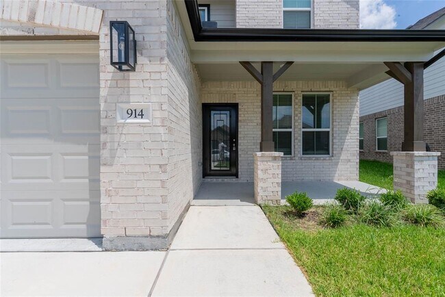 Building Photo - 914 Cold Snow Dr