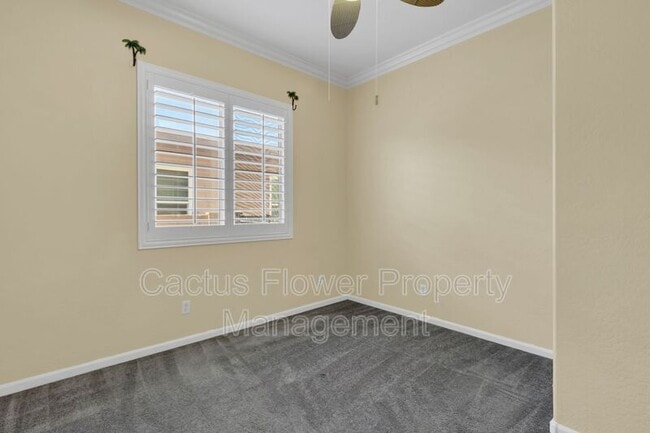 Building Photo - 1811 W Maplewood Pl