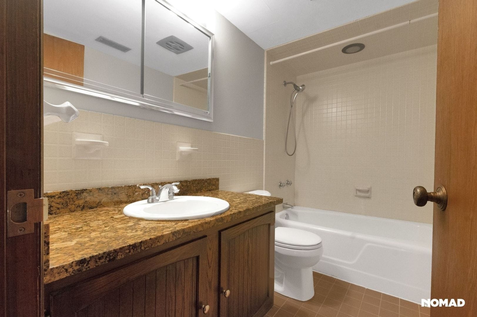 Building Photo - 139 Ladue Oaks Dr