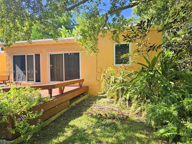 Building Photo - 6624 SW 78th Terrace