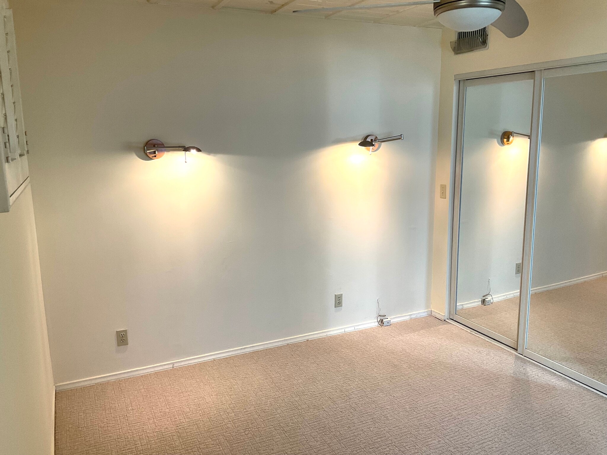 upstairs bedroom - 5261 Cahuenga Blvd