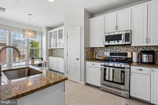Building Photo - 402 Orchard Ridge Dr