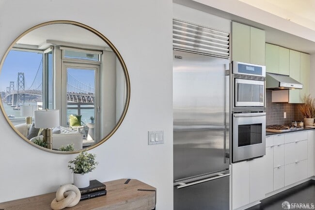 Building Photo - 501 Beale St