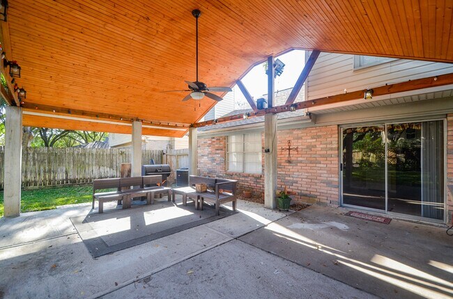 Building Photo - 8310 Hot Springs Dr