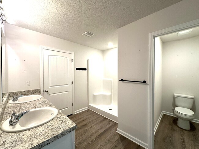 Building Photo - 3262 Chapelwood Dr