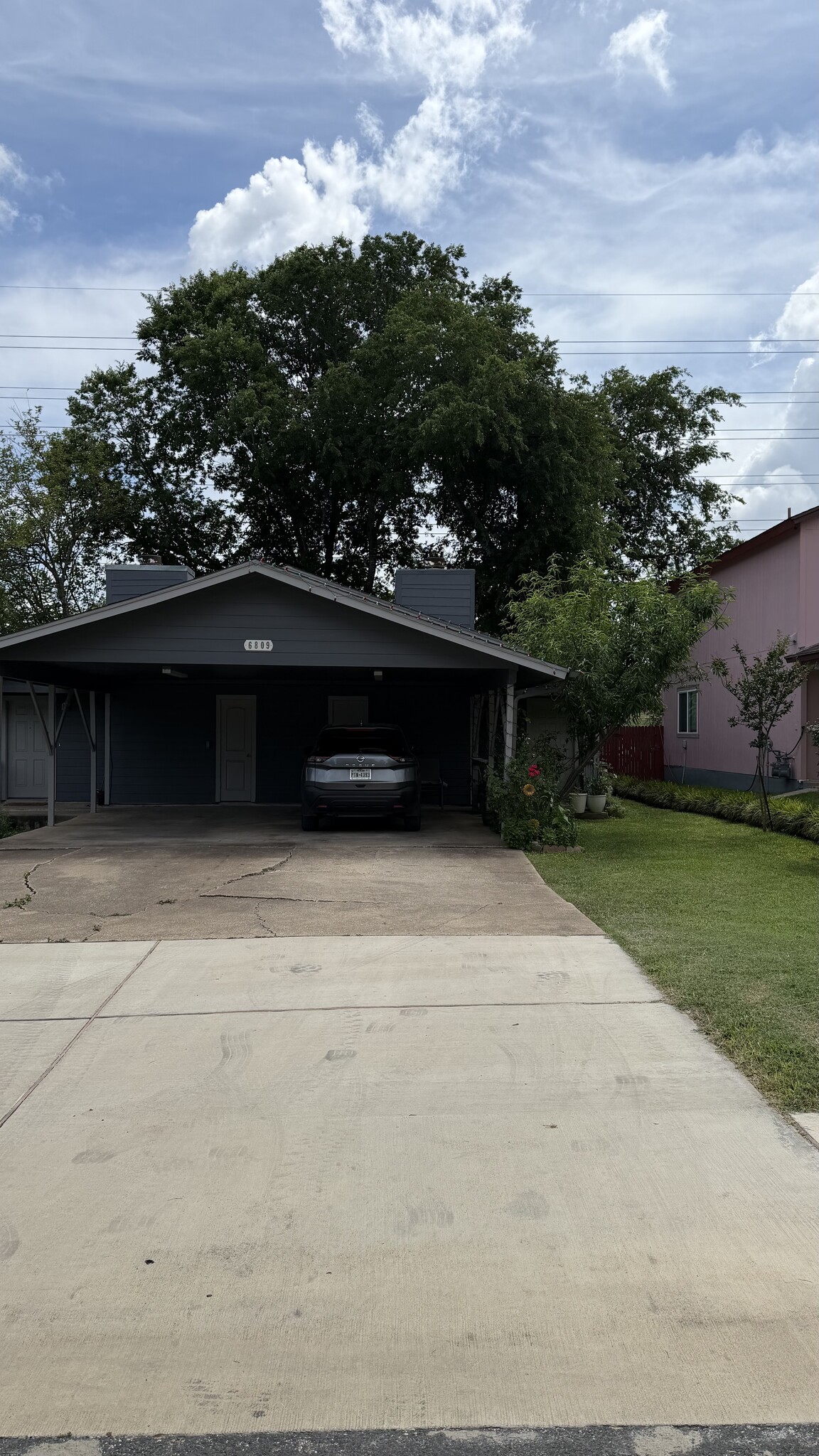 Building Photo - 6809 Blue Dawn Trl