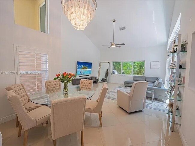 Building Photo - 1135 W Lake St