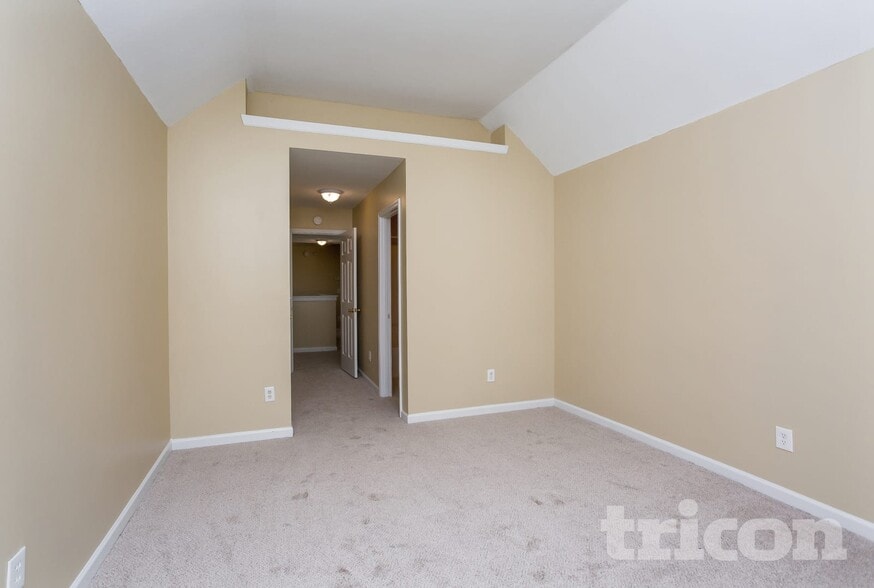 Building Photo - 1420 Spring Hill Run