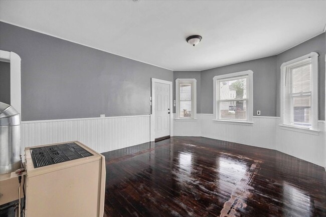 Building Photo - 646 Birch St