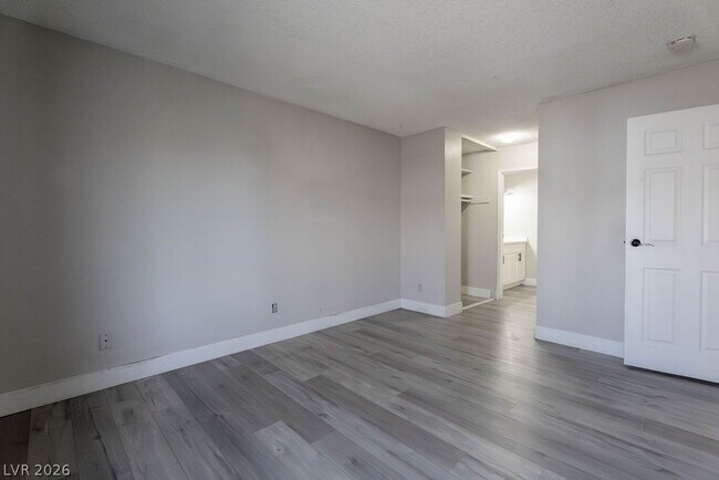 Building Photo - 1501 Living Desert Dr