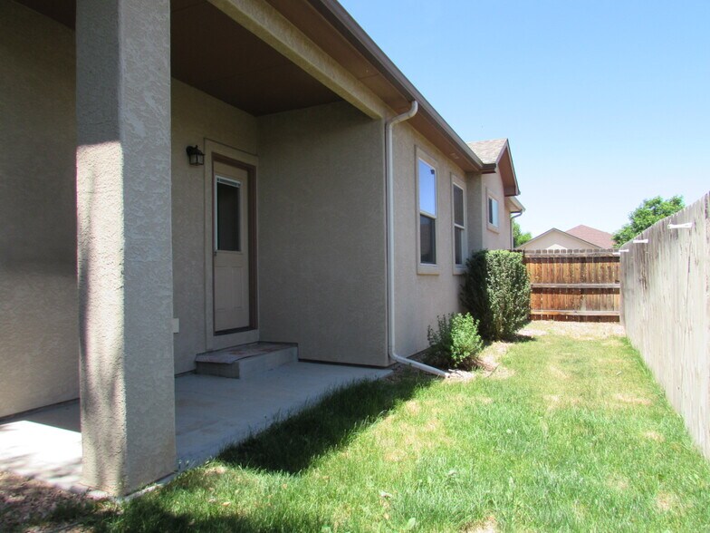 Building Photo - 1132 Legacy Way