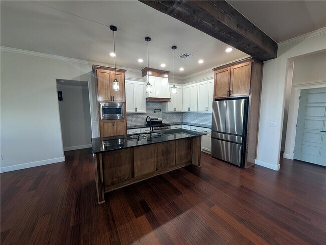 Building Photo - 405 NW 115th St