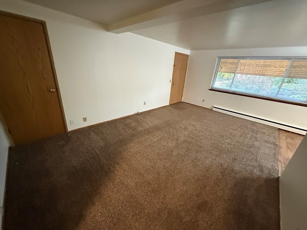 Building Photo - 2414 Brentwood Pky