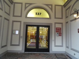 Building Photo - 537 Congress St
